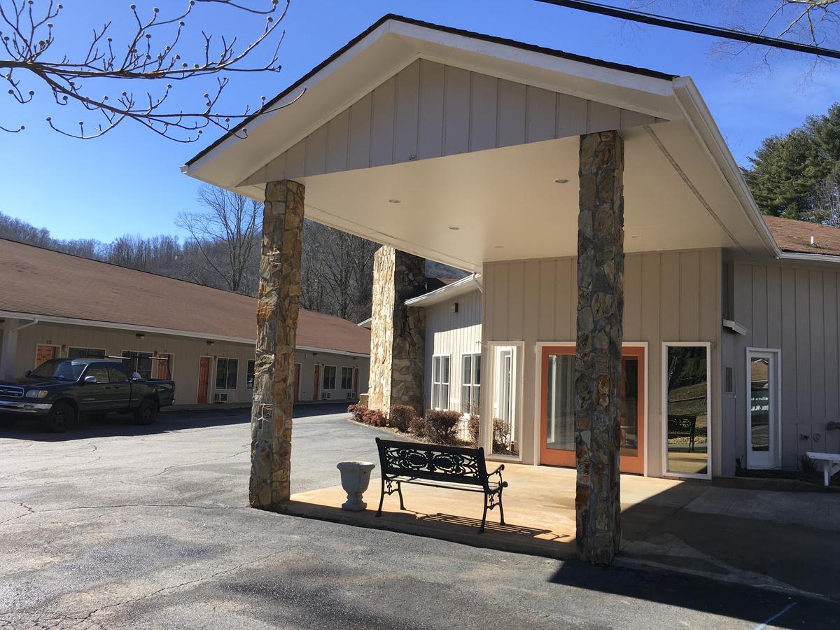 University Inn Cullowhee ภายนอก รูปภาพ
