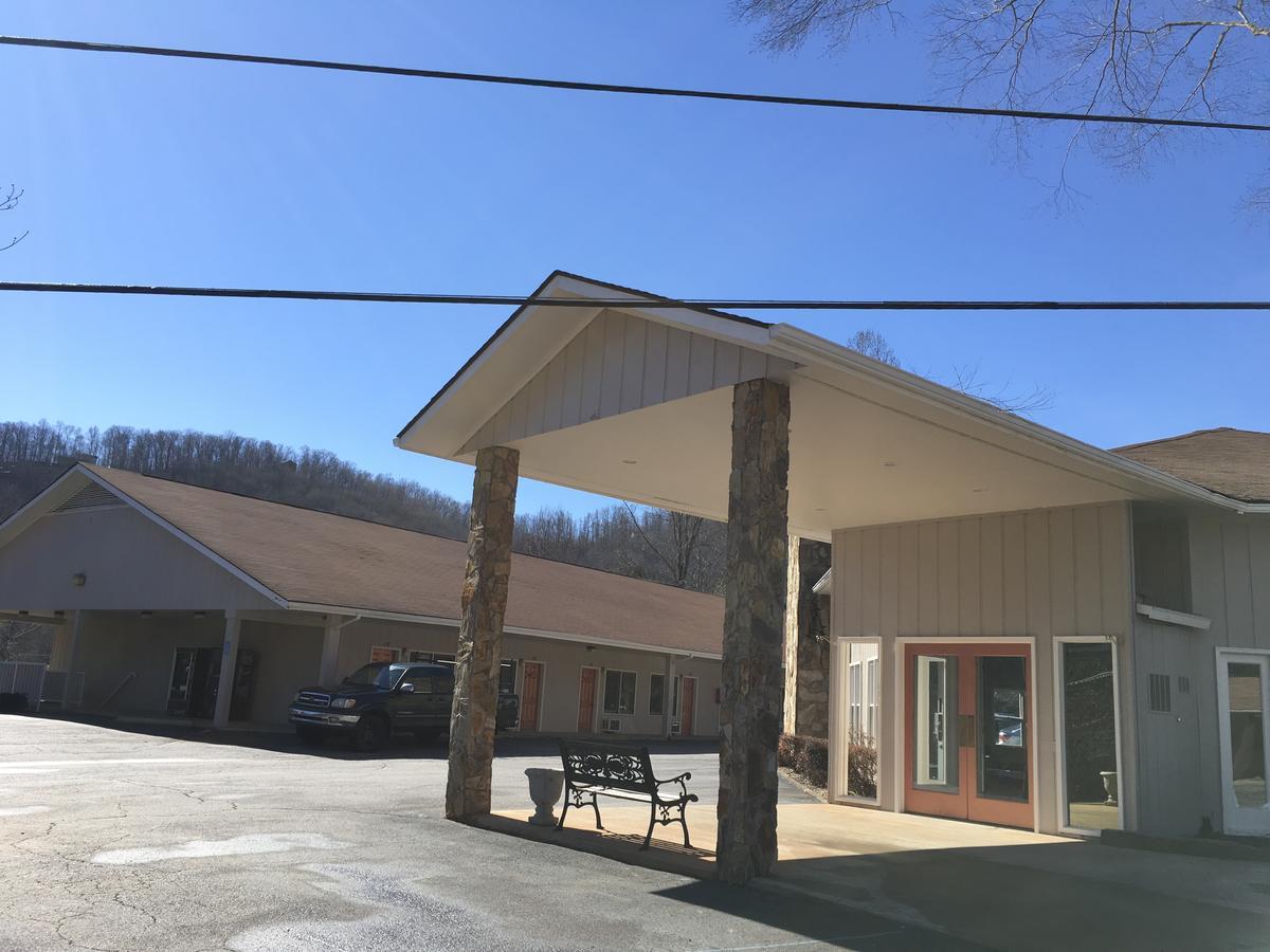 University Inn Cullowhee ภายนอก รูปภาพ